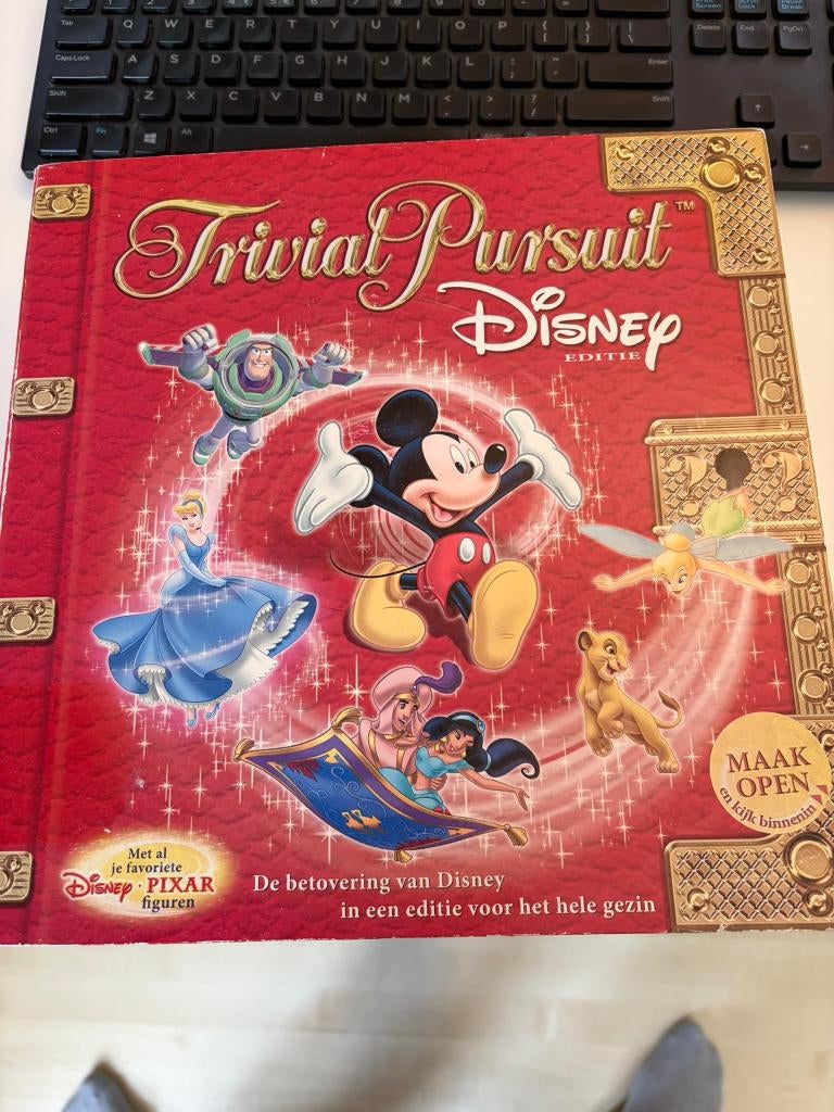 Trivial Pursuit Disney bordspel, Hobby en Vrije tijd, Gezelschapsspellen | Bordspellen, Ophalen of Verzenden, Zo goed als nieuw