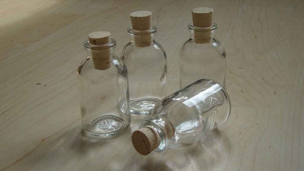 Mini glazen flesjes 6 cm met of zonder kurk / per stuk, Ophalen of Verzenden, Nieuw, Glas