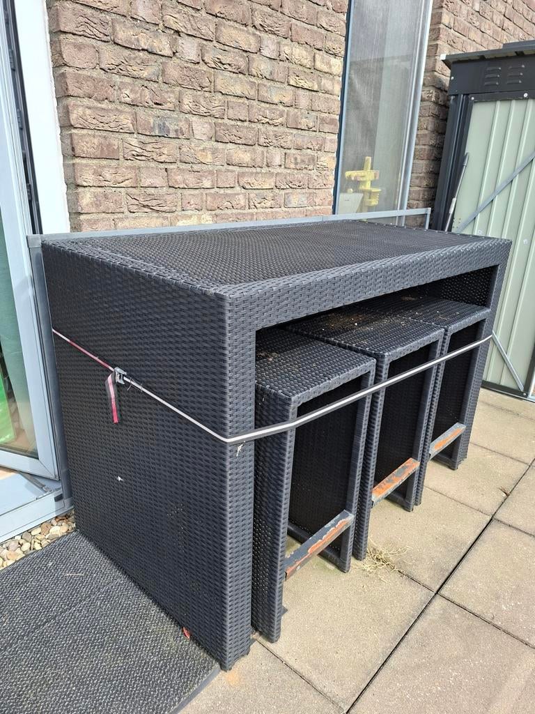 Zwarte bartafel incl 6 krukken.  Afm 1.50 x 0.80 mtr, Tuin en Terras, Bergingen en Tuinkasten, Ophalen of Verzenden, Gebruikt