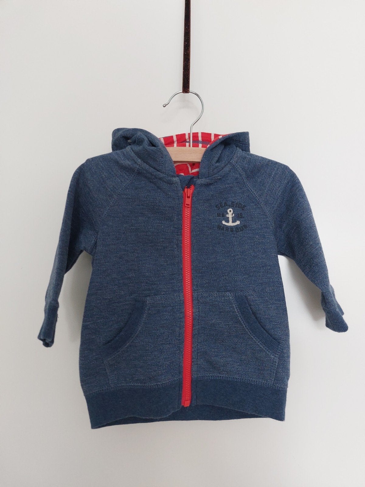 Mooi blauw met rood vest maat 68 z.g.a.n., Kinderen en Baby's, Babykleding | Maat 68, Truitje of Vestje, H&M, Ophalen of Verzenden