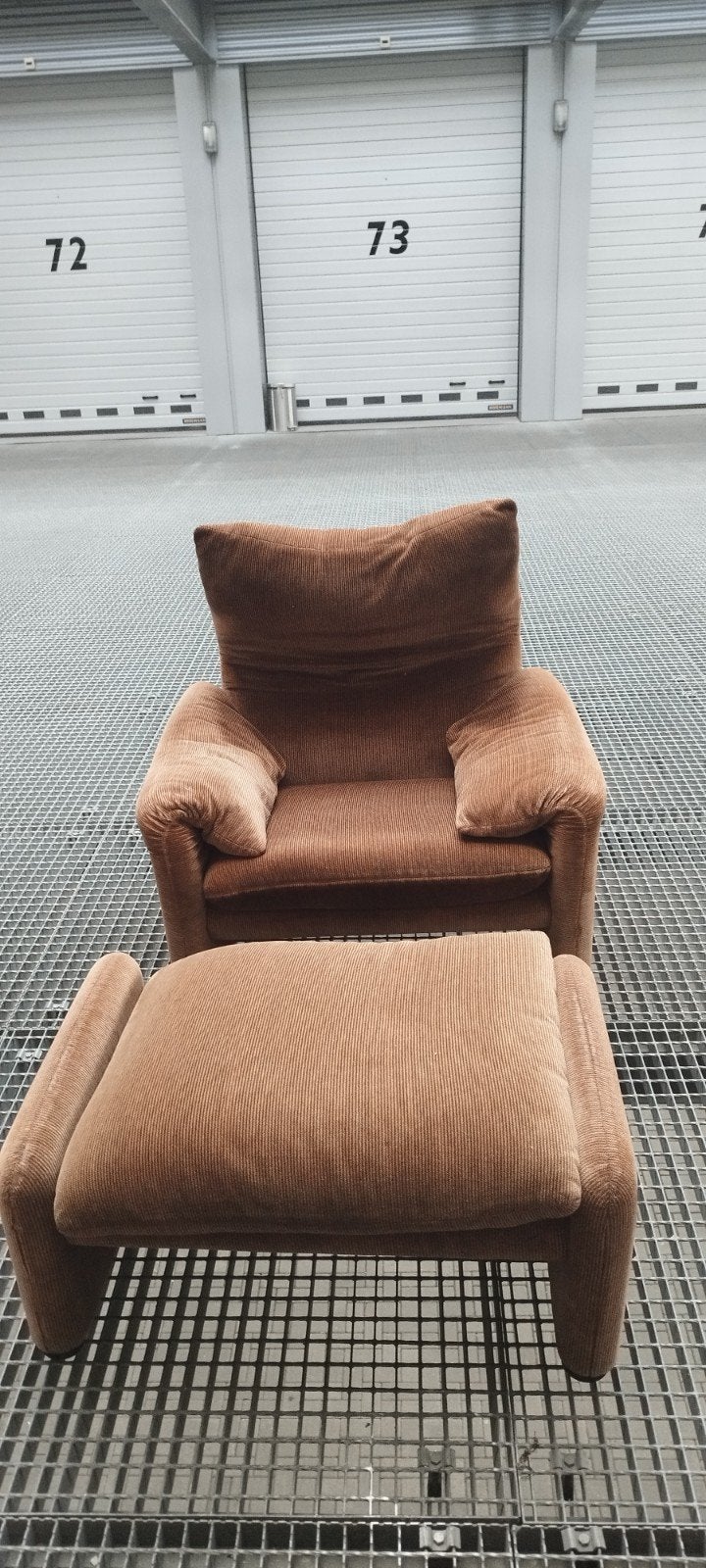 Cassina maralunga Fauteuil met Ottoman - Originele Bicolor S, Gebruikt, 75 tot 100 cm, Ophalen of Verzenden, Stof