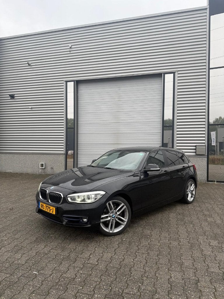 BMW 1Serie 120i Edition M Sport 184pk Aut 2018 Saphire Zwart, 1998 cc, Achterwielaandrijving, Beige, 4 cilinders