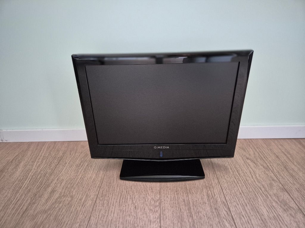 Q.Media 19" LCD TV met ingebouwde DVD, Audio, Tv en Foto, Televisies, 50 Hz, LCD, Zo goed als nieuw, 40 tot 60 cm