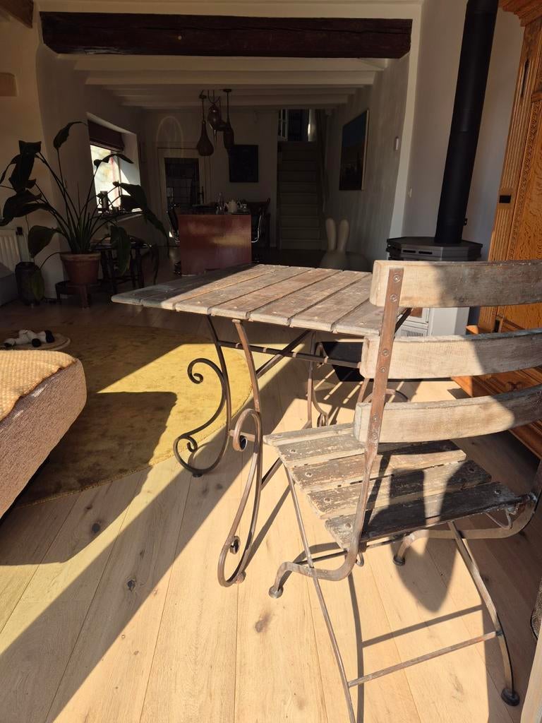 Frans bistro setje met sierlijk ijzeren onderstel, Ophalen, Gebruikt, Rechthoekig, Metaal
