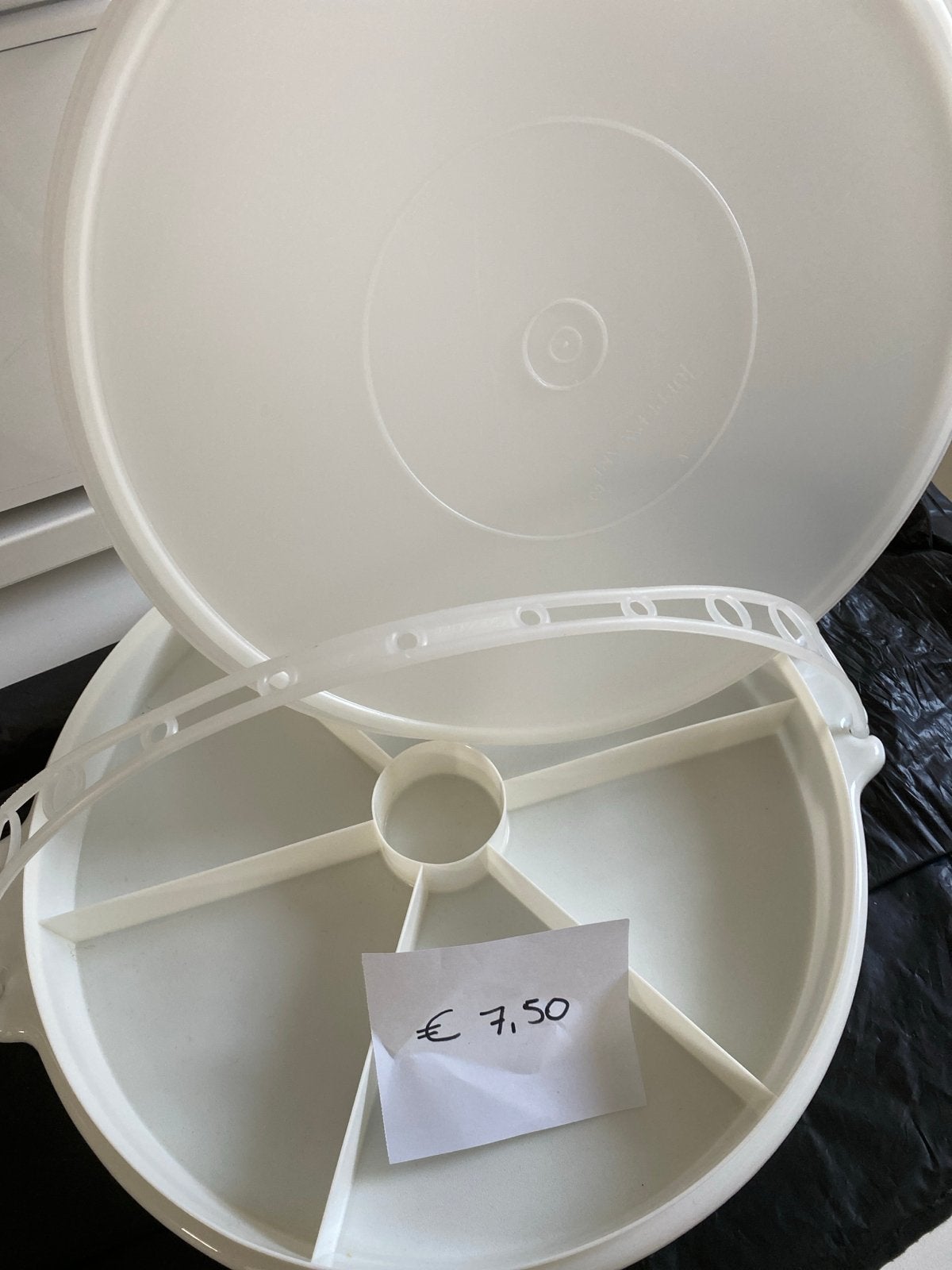 Vintage Tupperware Partyschaal - Wit met Deksel en Handvat, Gebruikt, Schaal, Wit, Ophalen of Verzenden