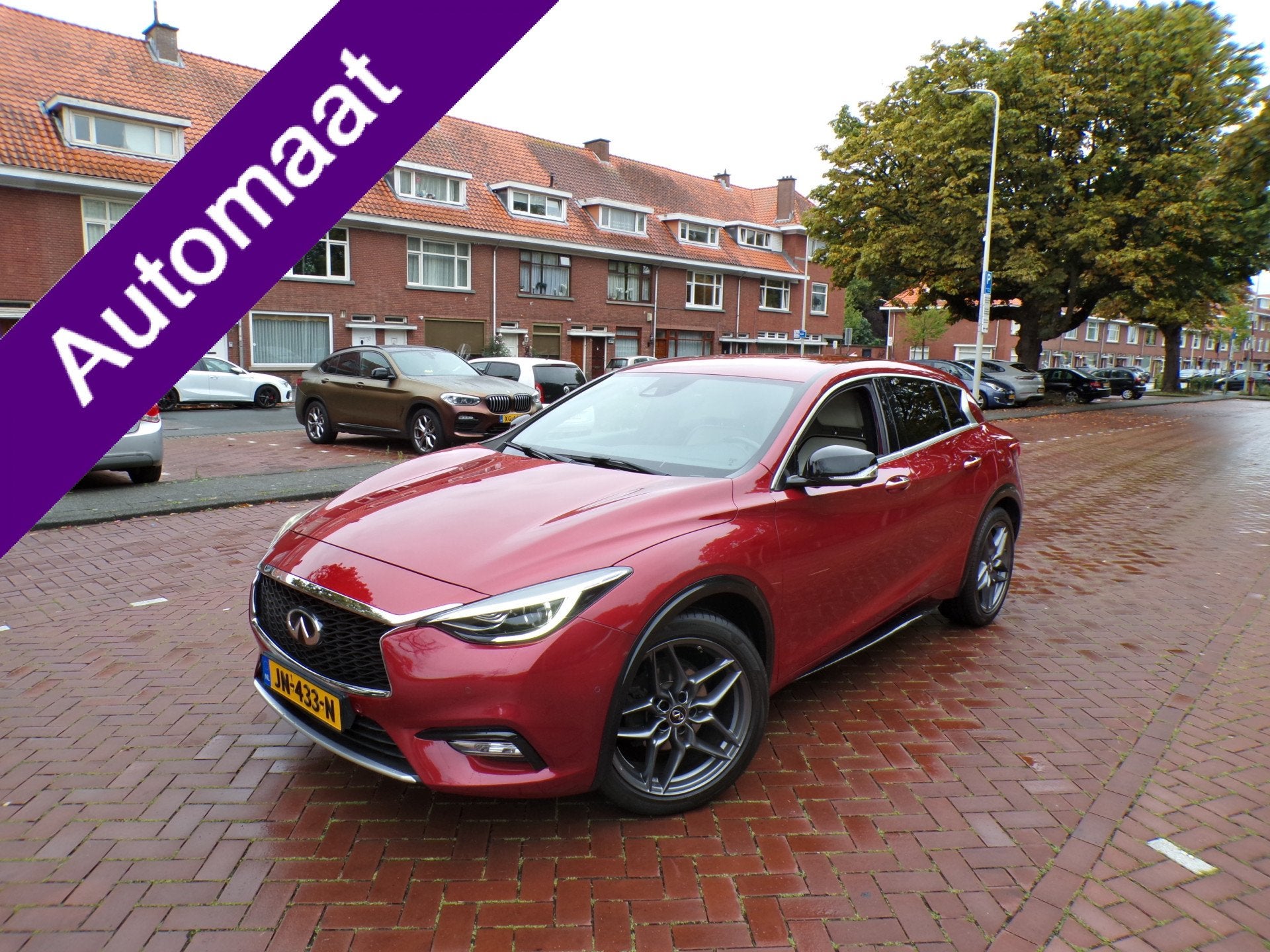 Infiniti Q30 1.6t Premium Tech ZELFDE AUTO ALS MERCEDES GLA, Auto's, Dealer onderhouden, Gebruikt, 700 kg, Bedrijf