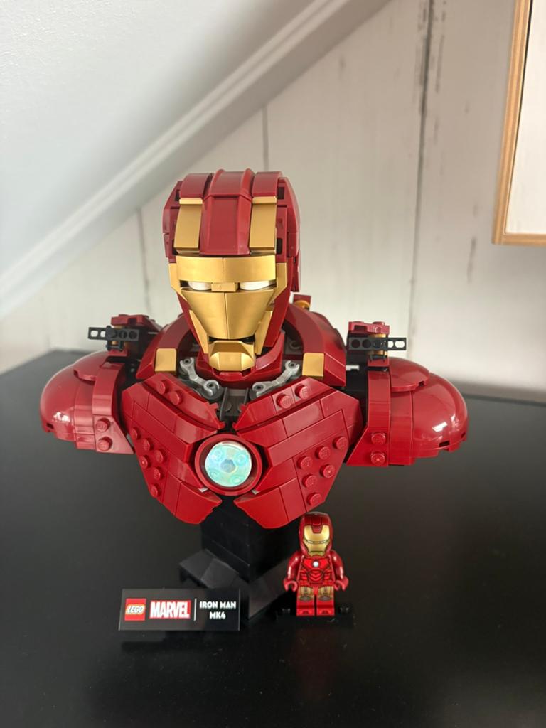 LEGO Marvel Iron Man Buste MK4 met minifiguur, Ophalen of Verzenden, Zo goed als nieuw, Overige merken