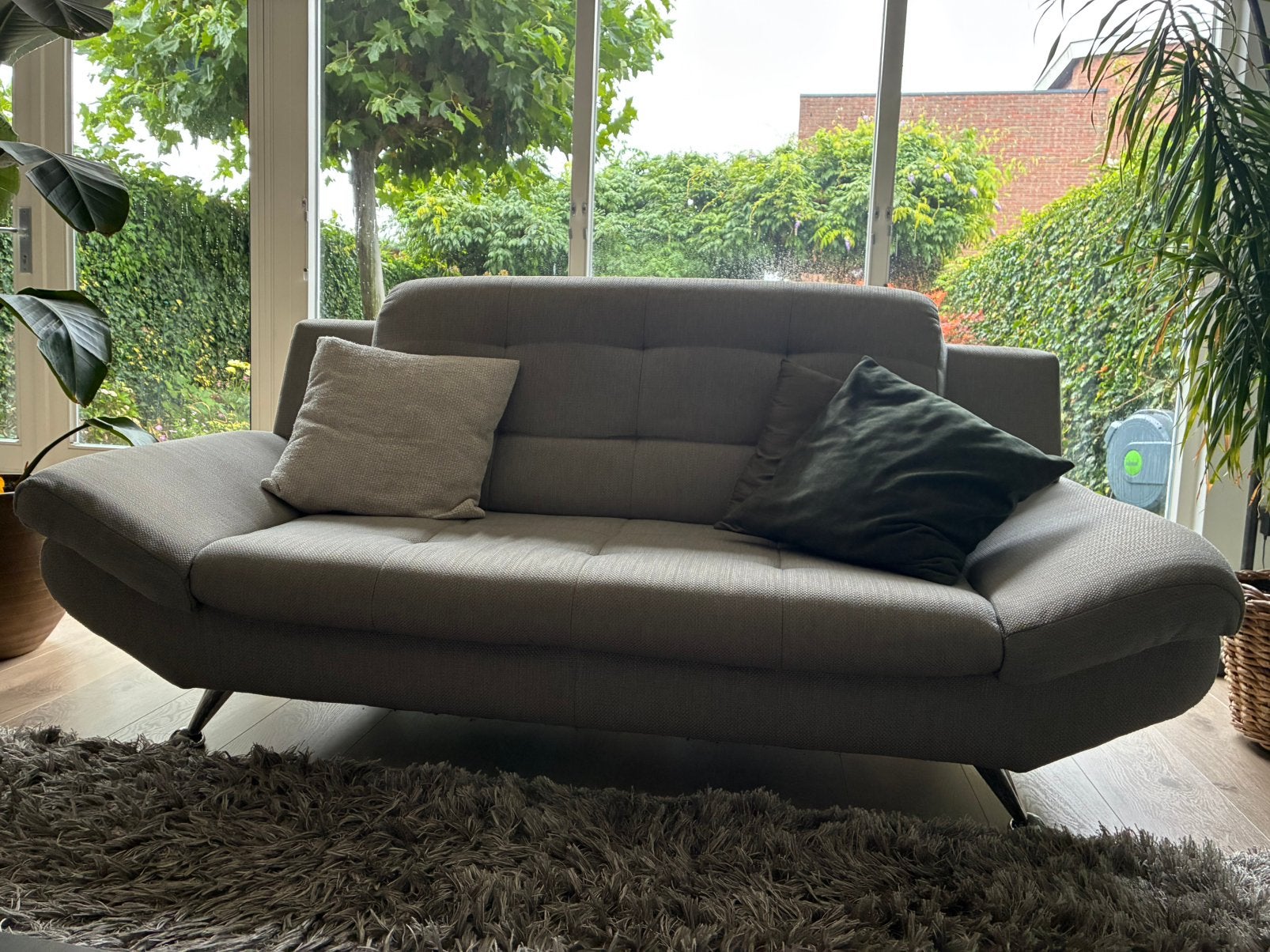 Moderne, fijne 2-zits bank (lichtgrijs), Ophalen, Gebruikt, 150 tot 200 cm, Tweepersoons