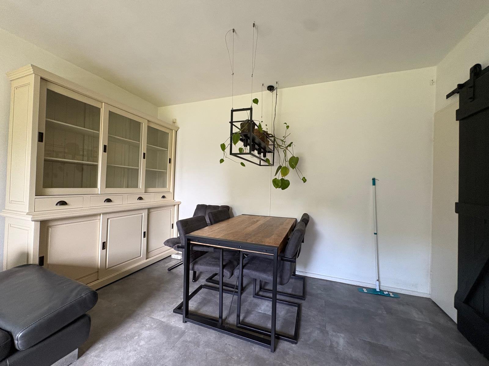Eetkamertafel( zonder stoelen)met bij passende lamp, Huizen en Kamers, Zwolle