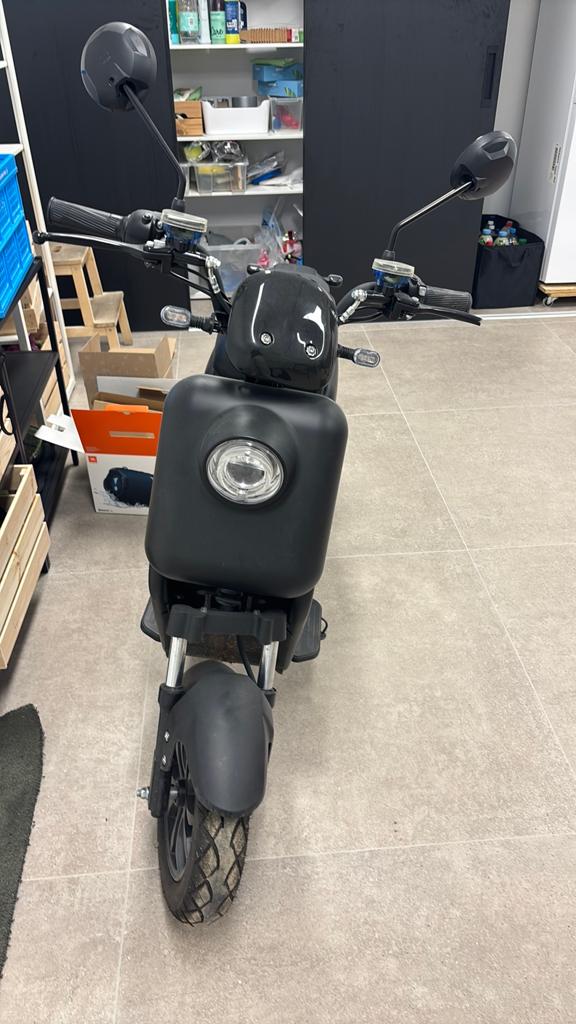 Stoere Mat Zwarte Elektrische Scooter - Zo Goed Als Nieuw, Ophalen, Zo goed als nieuw, Elektrisch, Overige merken