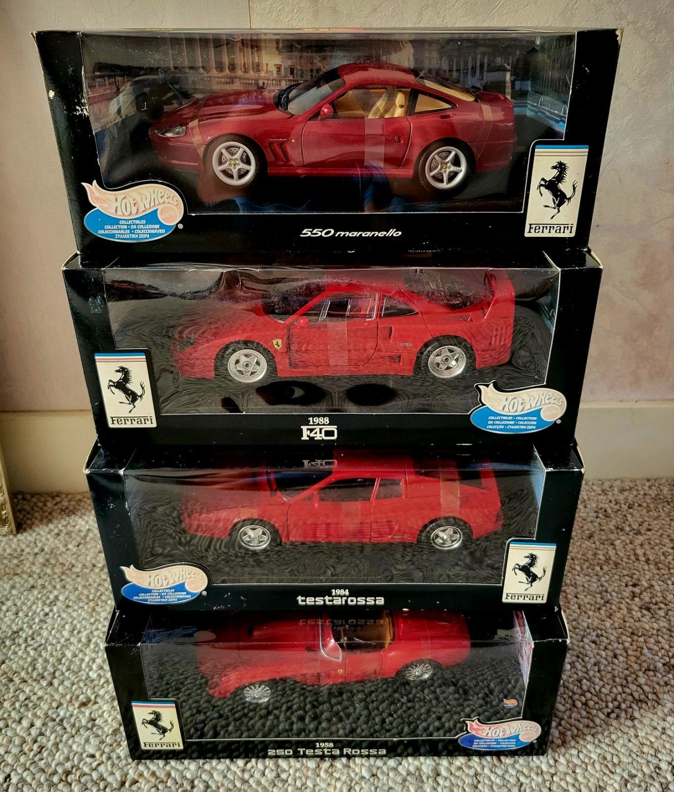 4X Ferrari 1:18 Schaalmodellen Hot Weels (nieuw), Ophalen of Verzenden, Nieuw, Auto, Hot Wheels