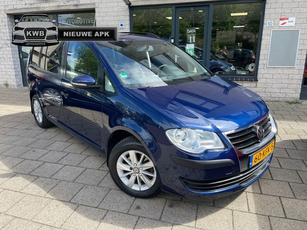 Volkswagen Touran 1.6 Trekhaak Nieuwe apk 4Nw banden Beurt N, Auto's, 4 cilinders, Blauw, Handgeschakeld, Electronic Stability Program (ESP)
