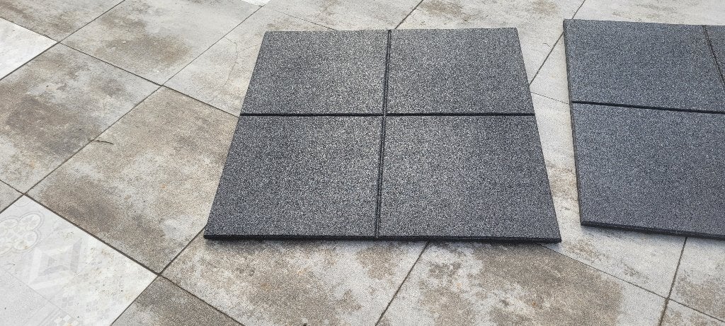 Nieuwe rubberen tegels zwart met afwateringsvoeg 1x1 meter, Doe-het-zelf en Verbouw, Tegels, Ophalen, 60 cm of meer, Nieuw, Minder dan 5 m²