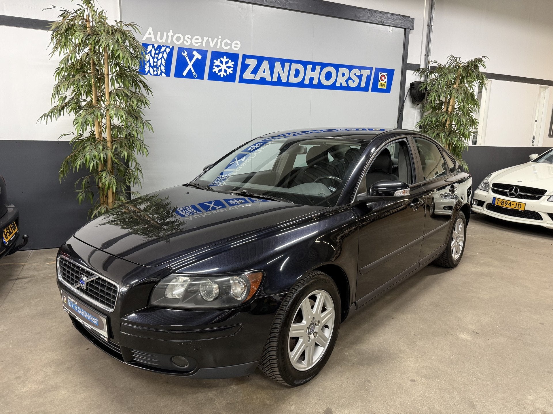 Volvo S40 2.4 Edition I // APK tot 07-12-2026 // Cruise, Gebruikt, 700 kg, Zwart, 2435 cc