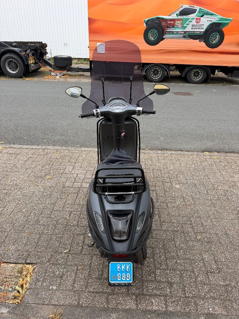 Vespa SPRINT 50 4-takt snor scooter, Ophalen, Overige modellen, Zo goed als nieuw, Benzine