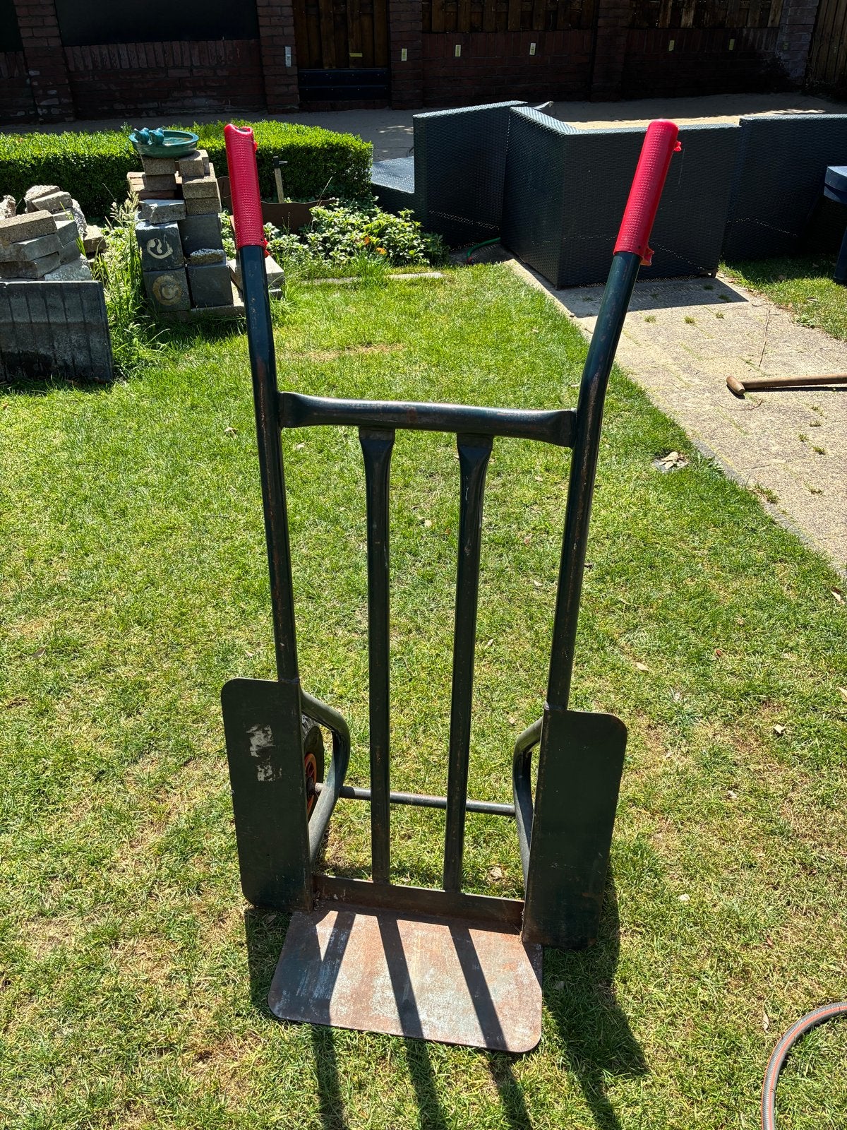Stevige Steekwagen 250kg,Gebruikt, functioneel, 1 lekke band, Doe-het-zelf en Verbouw, Transportwagens, Ophalen, Gebruikt, Steekwagen
