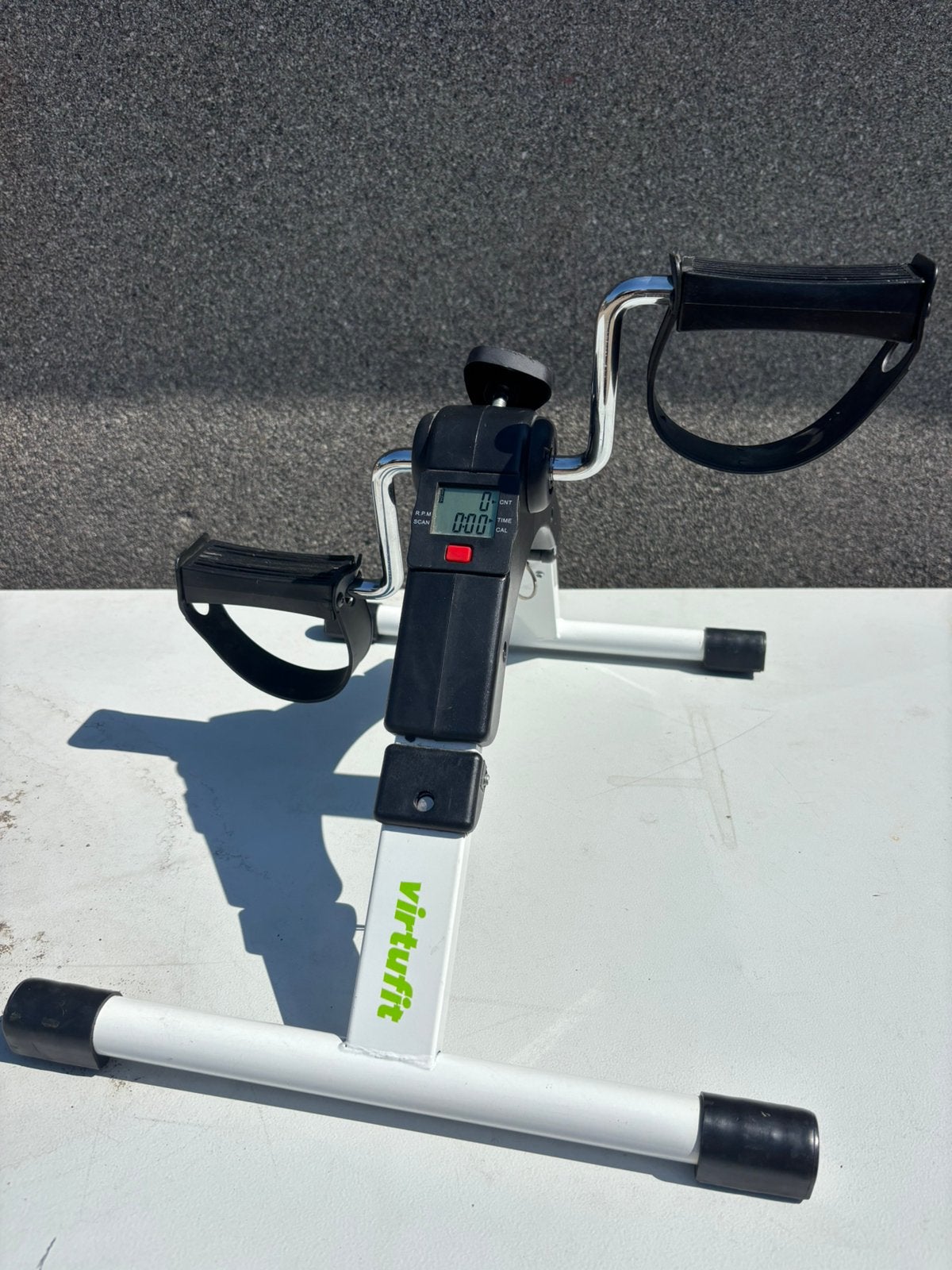 VirtuFit opvouwbare stoelfiets een compacte bewegingstrainer, Diversen, Verpleegmiddelen, Ophalen of Verzenden, Zo goed als nieuw