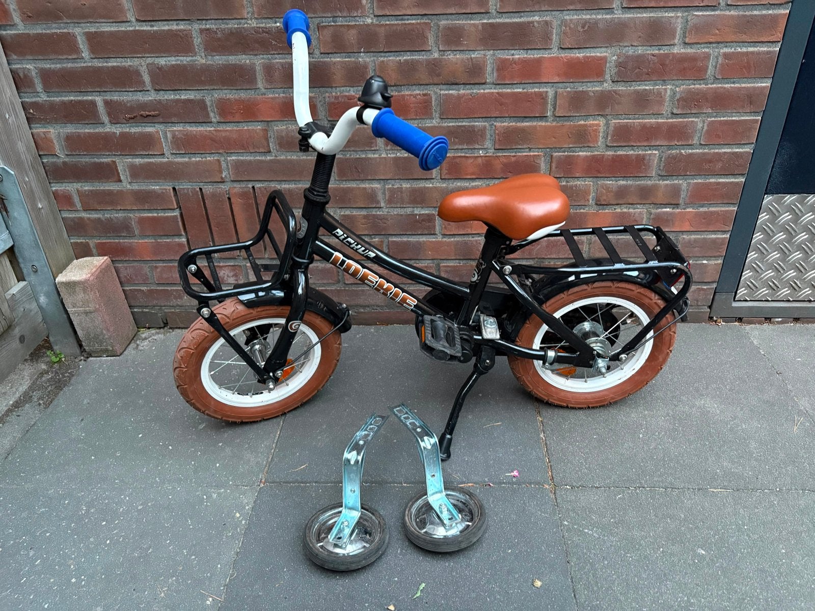 Loekie pick up 12 inch met zijwieltjes, Fietsen en Brommers, Fietsen | Kinderfietsjes, Ophalen, Terugtraprem, Zijwieltjes, Gebruikt
