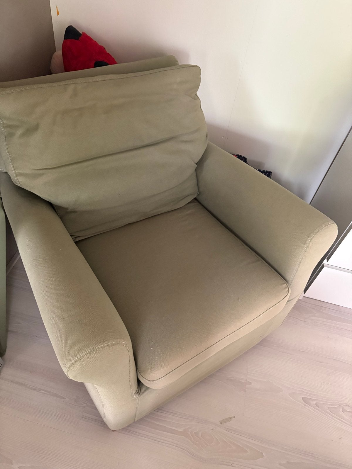 Comfortabele fauteuil in lichte kleur, Ophalen, Gebruikt, Stof, 75 tot 100 cm