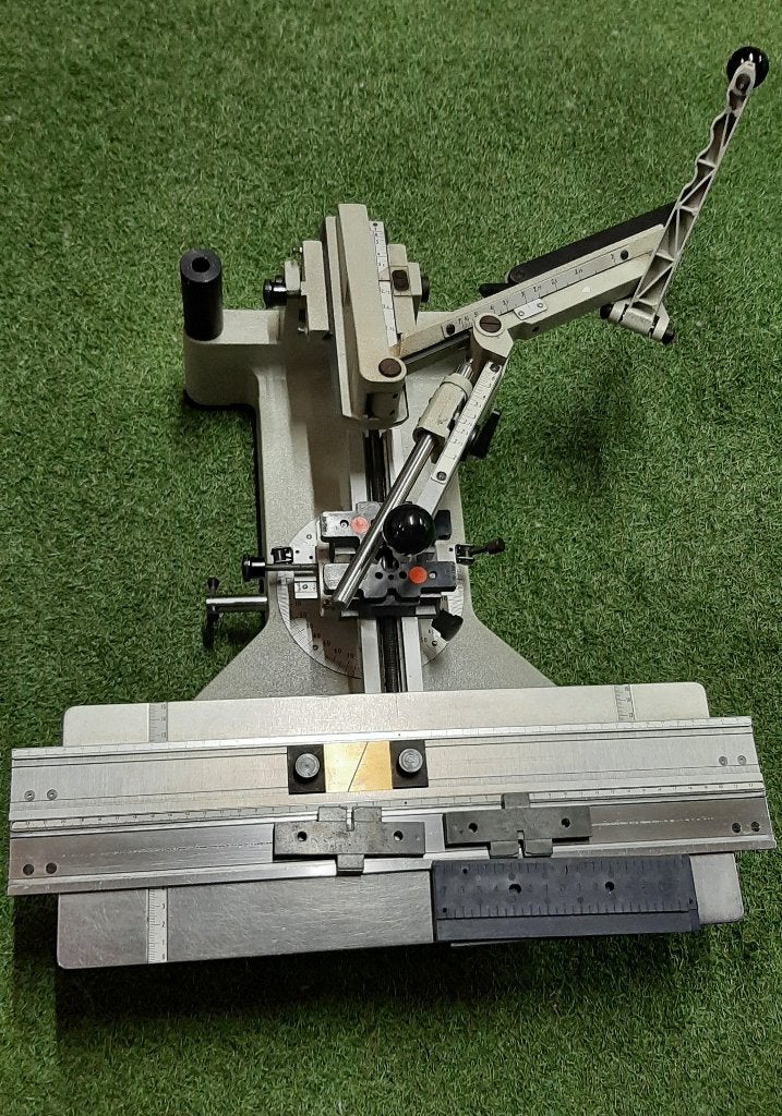 Graveermachine 2 regels met Fräsemotor, Ophalen, Gebruikt