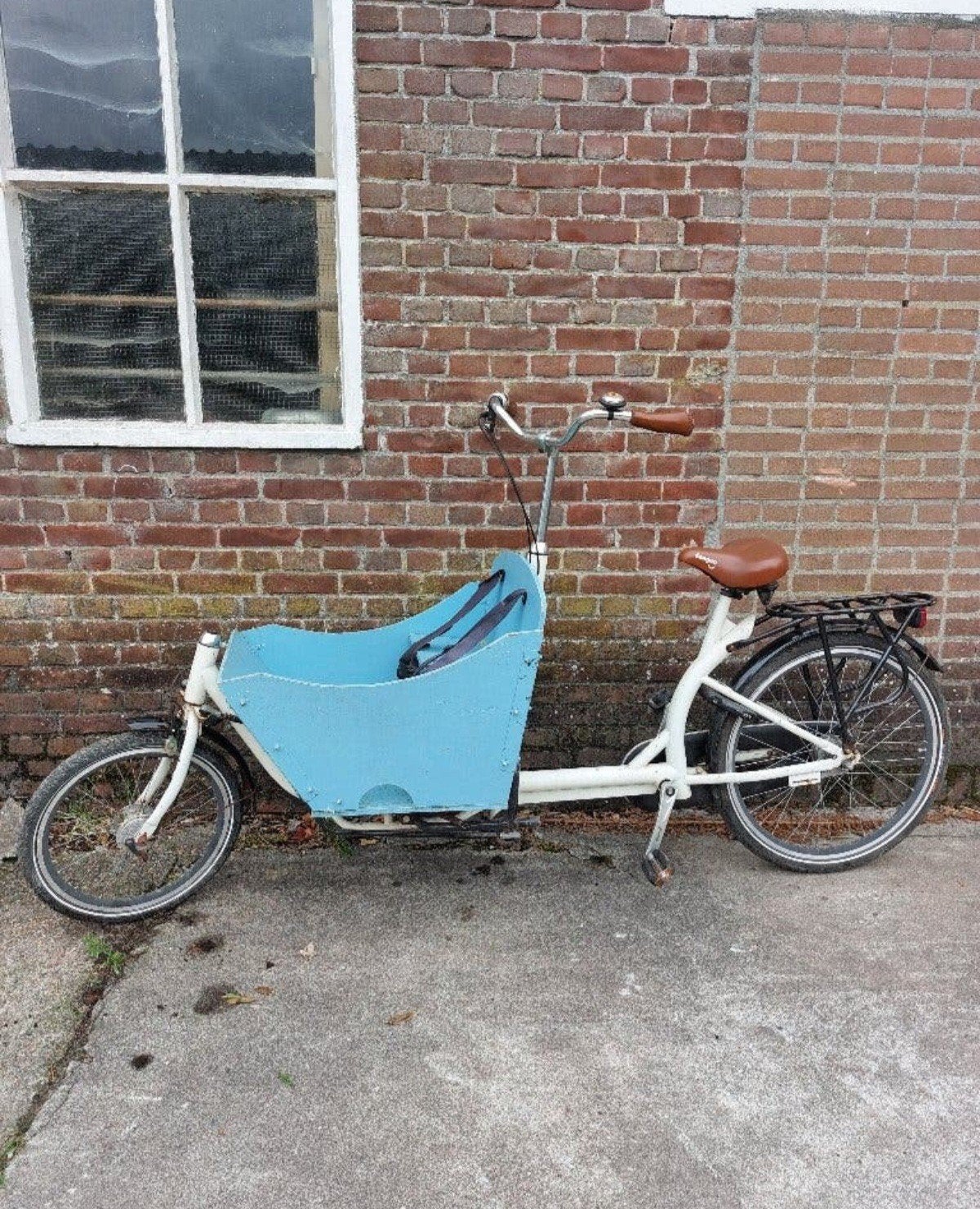 Witte bakfiets met kinderzit ( keiler strada babboe ? ), Ophalen, Gebruikt, 4 kinderen of meer