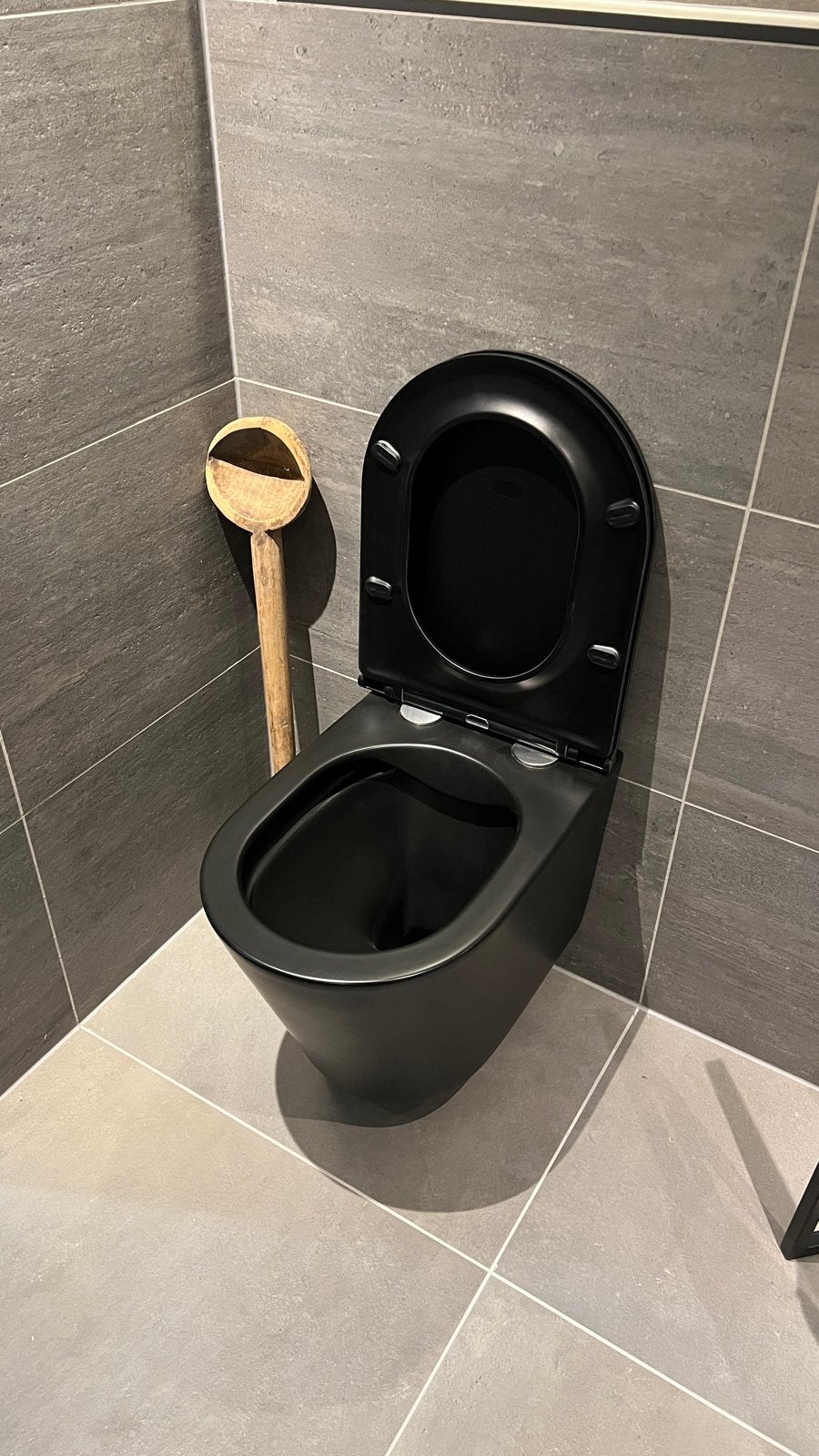 Mat Zwart Toilet – Gloednieuw – Softclose Zitting, Doe-het-zelf en Verbouw, Ophalen, Nieuw, Toilet