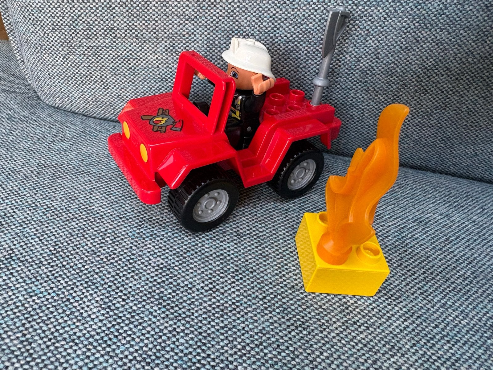 LEGO Duplo 6169 Brandweer Jeep met brandweerman en vuur, Inclusief minifiguren, Gebruikt, Ophalen of Verzenden, Duplo
