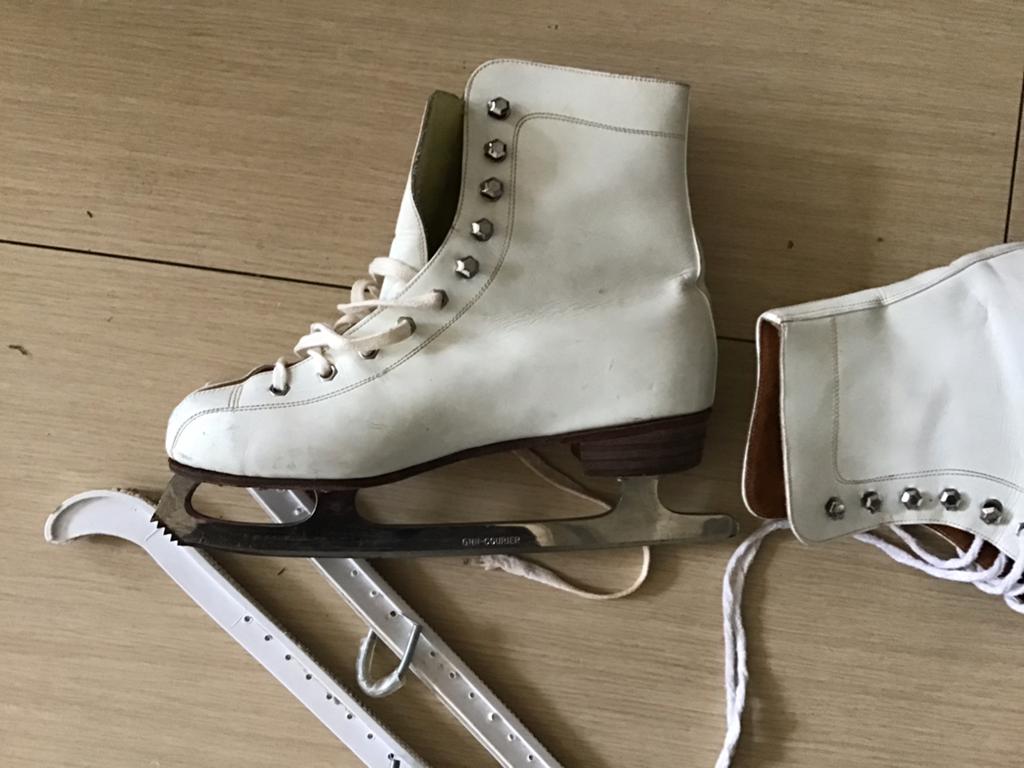Lederen kunstschaatsen maat  7   (40), Ophalen of Verzenden, Zo goed als nieuw, Kunstschaatsen, Overige merken