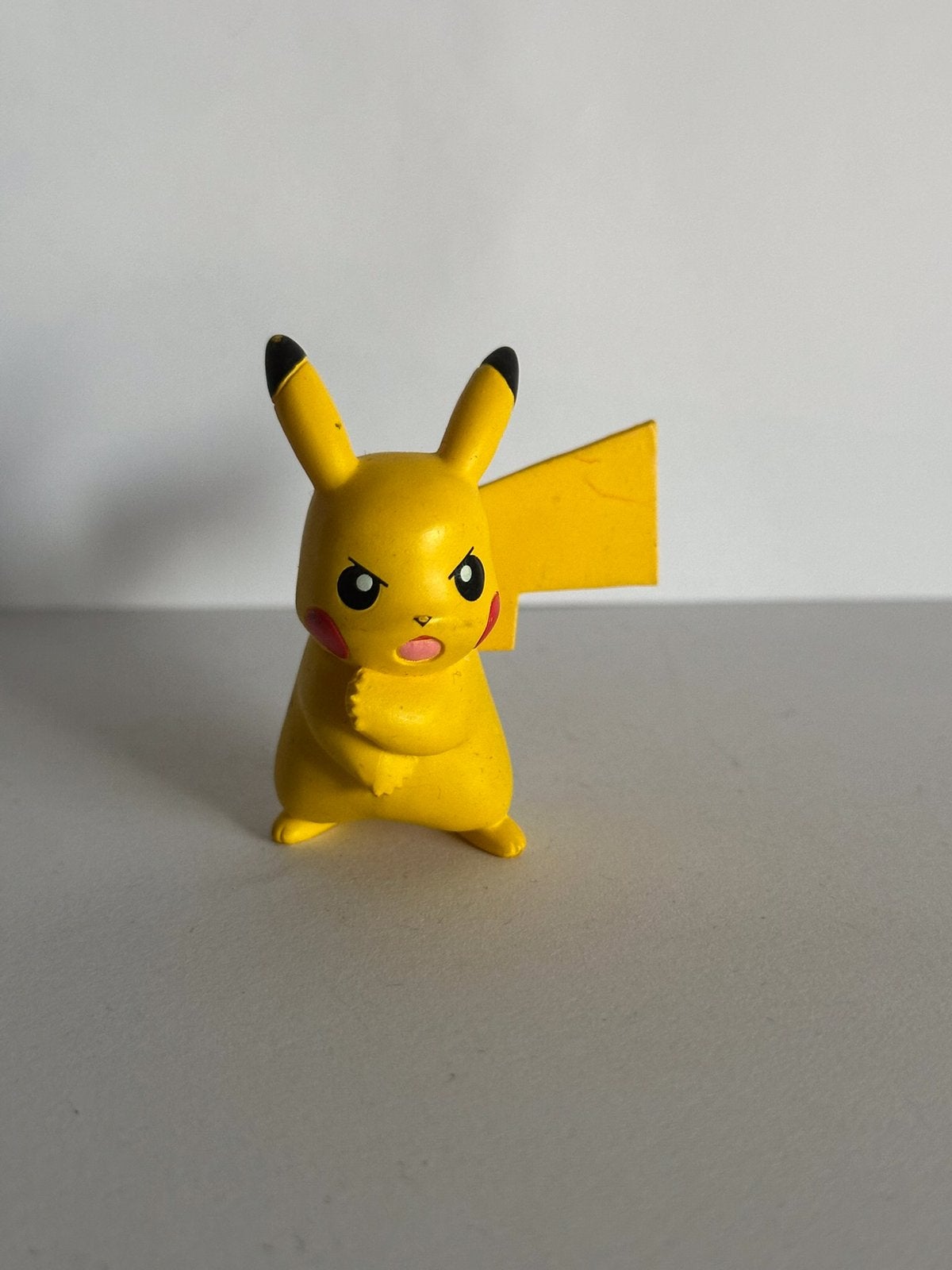 Tomy Pokémon figuurtje Pikachu, Verzamelen, Poppetjes en Figuurtjes, Ophalen of Verzenden, Zo goed als nieuw