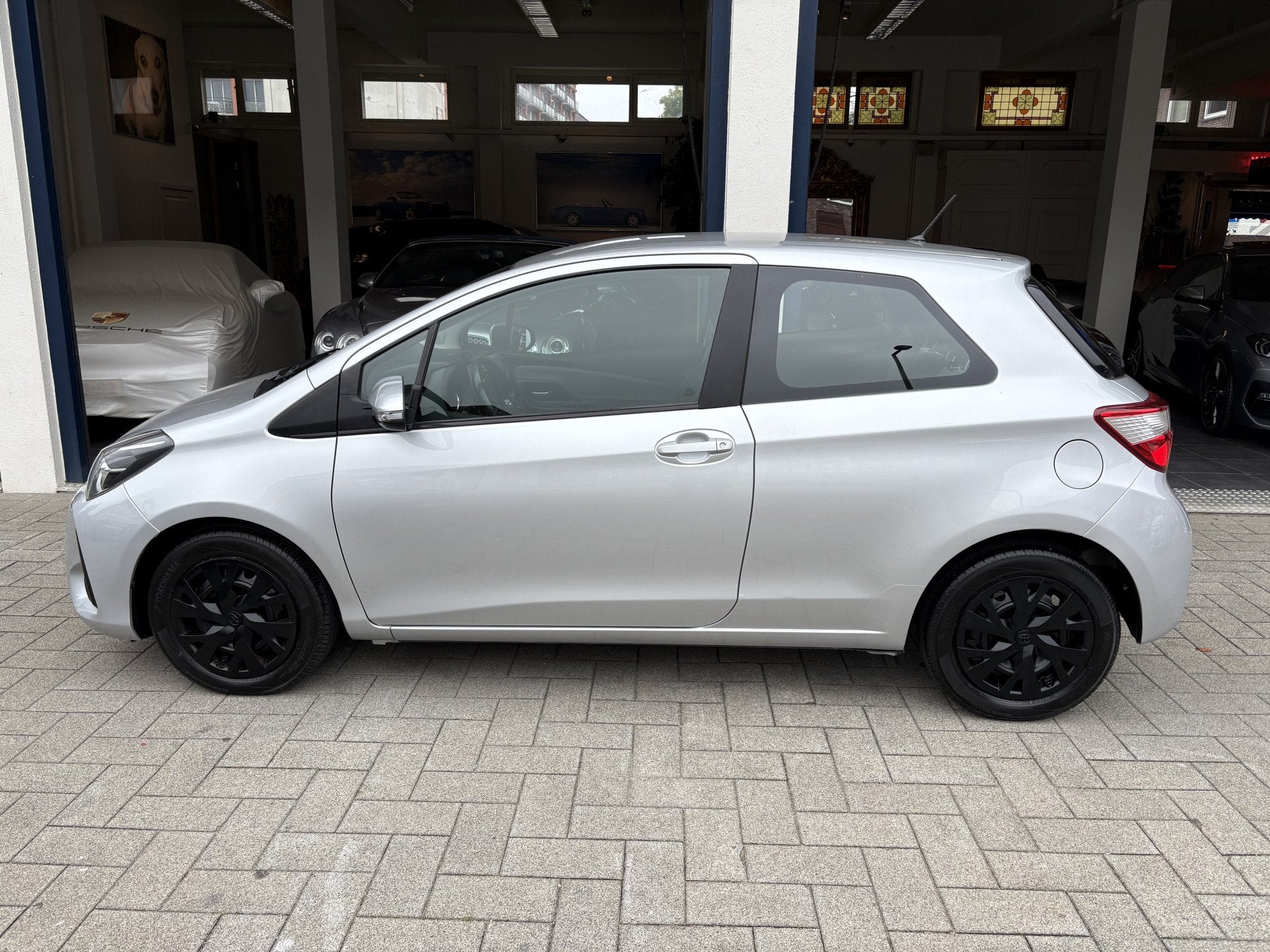 Toyota Yaris 1.5 VVT-i Aspiration AUTOMAAT/NL AUTO/CLIMA/CAM, Euro 6, 4 cilinders, Origineel Nederlands, 835 kg