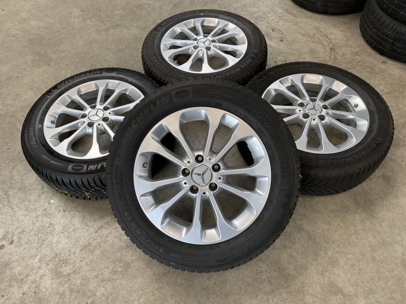 DIV 17 inch originele velgen + winterbanden Mercedes GLA, -, -, Banden en Velgen, 17 inch