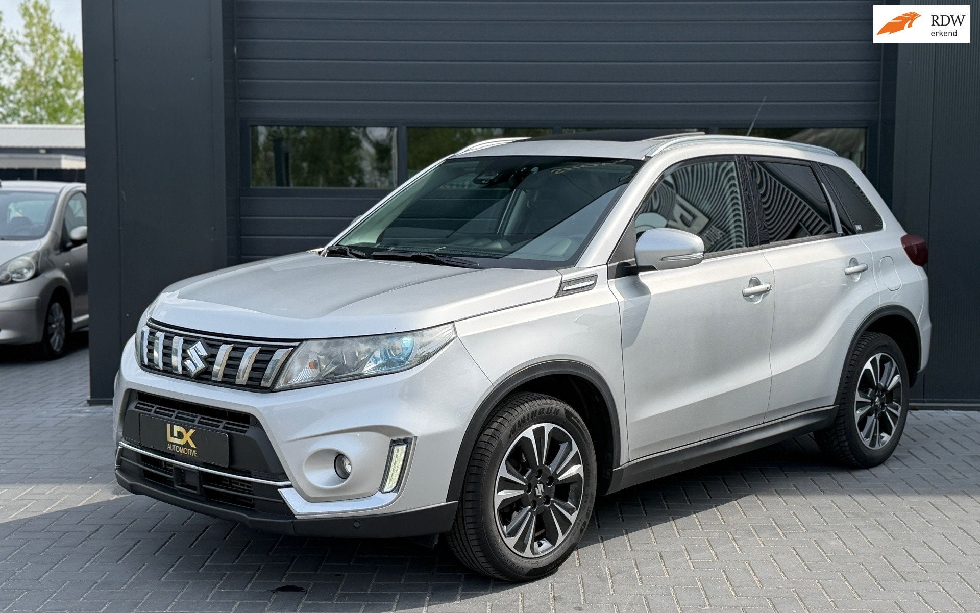 Suzuki VITARA 1.0 Boosterjet Stijl Pano|Camera|Dodehoek, Auto's, Voorwielaandrijving, Gebruikt, Euro 6, 400 kg