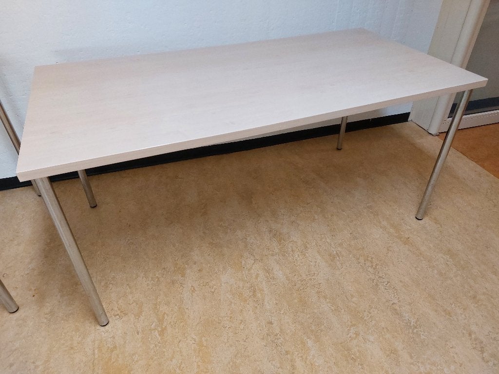 kantoortafel, Ophalen, Overige typen, 160 cm, Spaanplaat of MDF