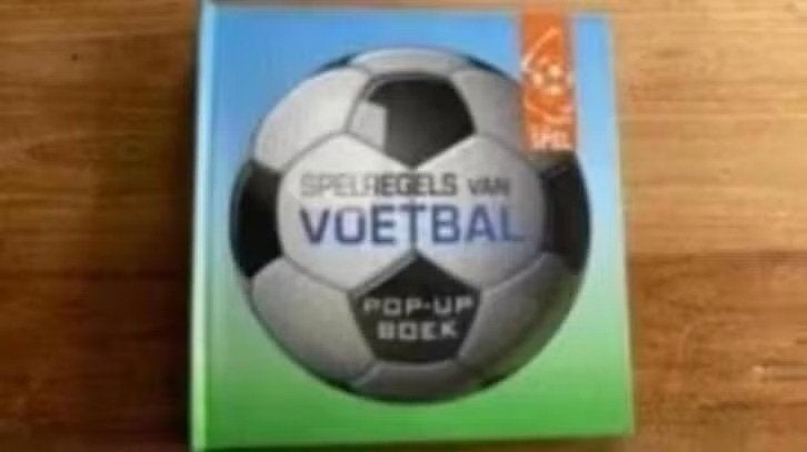 Spelregels van voetbal. pop- up boek. Jim Kelman, Ophalen of Verzenden, Zo goed als nieuw, Balsport
