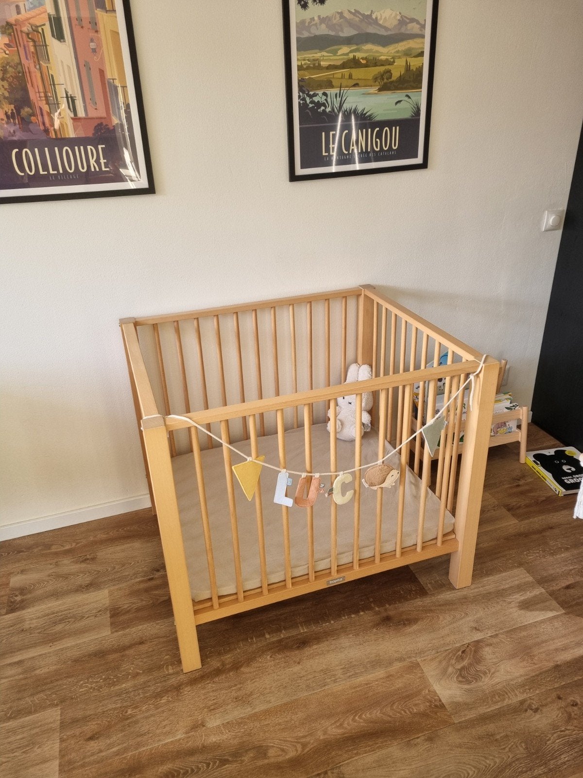 Bopita Box met Koeka boxkleed, matras en hoeslakens, Ophalen of Verzenden, Zo goed als nieuw, Vierkant, Boxkleed