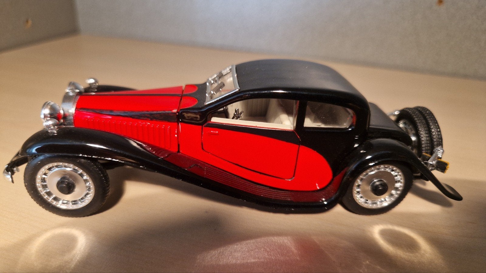 Rio Bugatti Royale Coupe de Ville 1930 schaalmodel, Hobby en Vrije tijd, Modelauto's | 1:43, Ophalen of Verzenden
