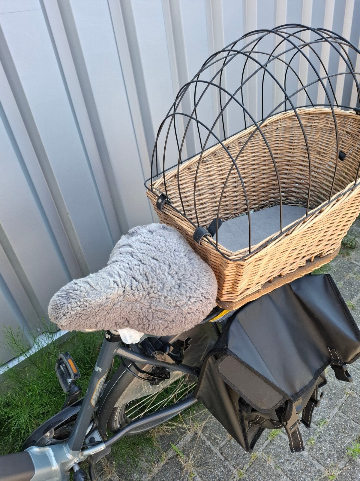 2 rieten fietsmanden met rek voor honden, Fietsen en Brommers, Fietsaccessoires | Fietsmanden, Ophalen, Gebruikt, Fietsmand, Stuurbevestiging