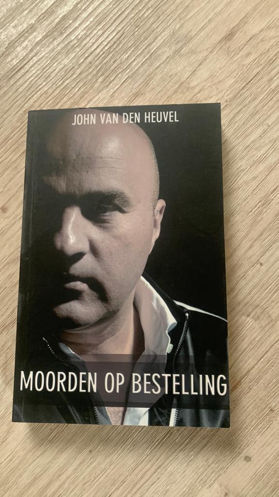 John van den Heuvel - Moorden op Bestelling, Boeken, Ophalen of Verzenden, Zo goed als nieuw, John van den Heuvel