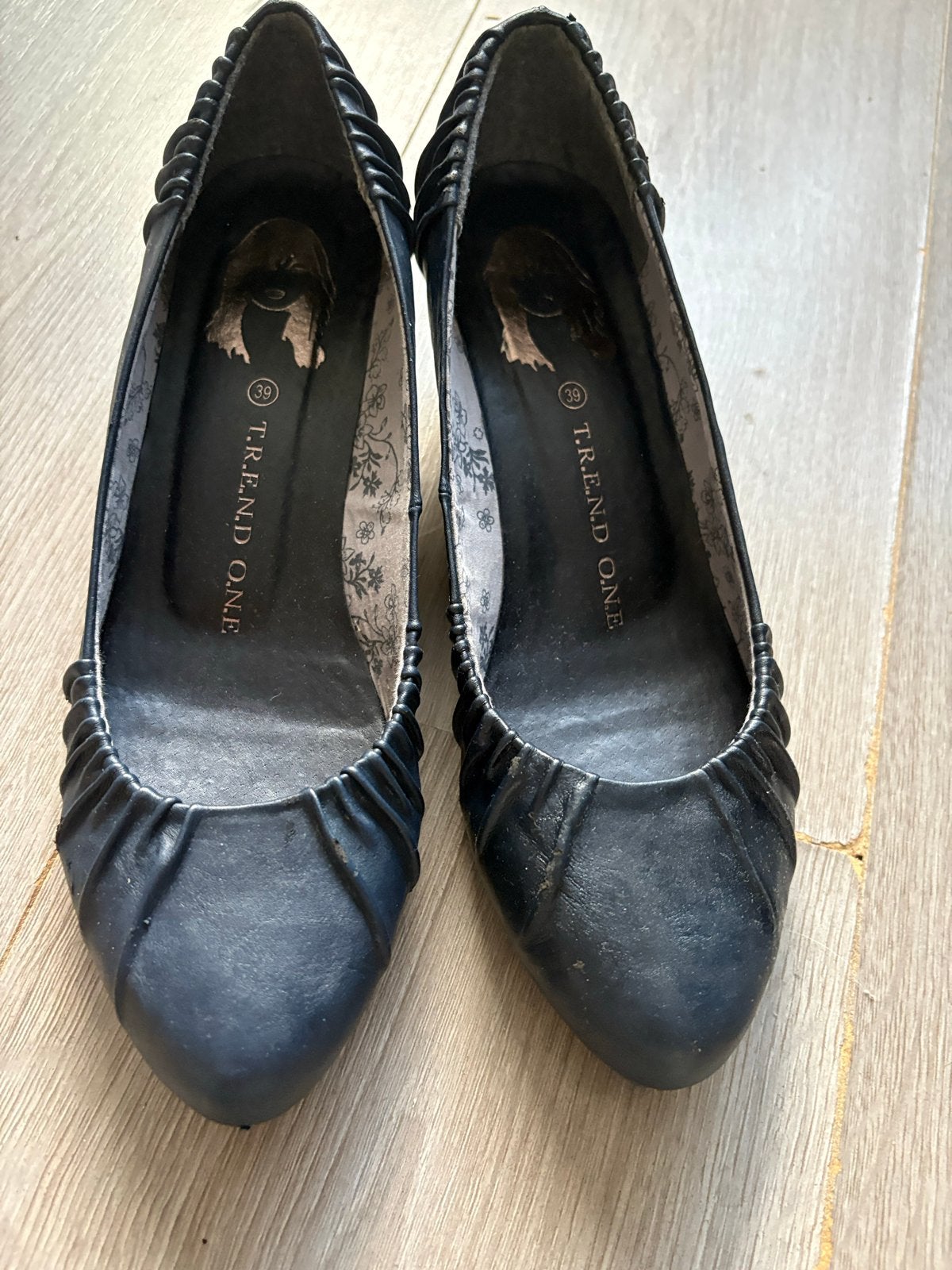 Zwarte pumps met lage hak - Maat 39, Ophalen of Verzenden, Gedragen, Zwart, Schoenen met lage hakken