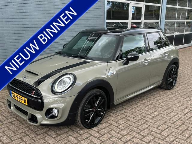 MINI Mini 2.0 Cooper S Works / Panoramadak / Stoelverwarming, Auto's, Mini, Gebruikt, Bedrijf, 1240 kg, 19 km/l