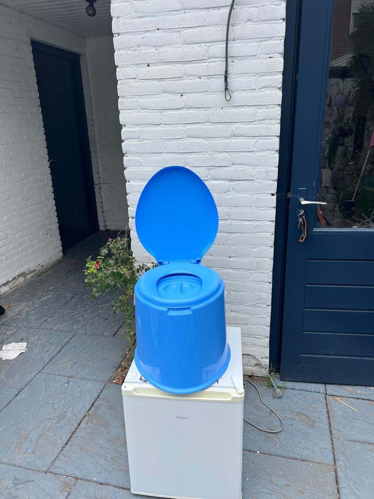 Po-emmer met ombouw voor op de camping, Ophalen, Gebruikt