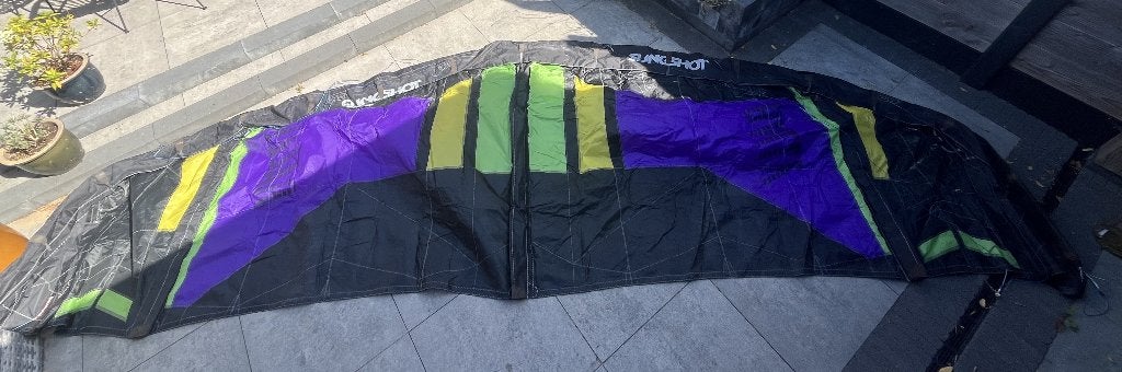 Slingshot Rally 8m – Allround Kitesurfkite – Zeer goed, Gebruikt, 8 m², Geen board, Ophalen of Verzenden
