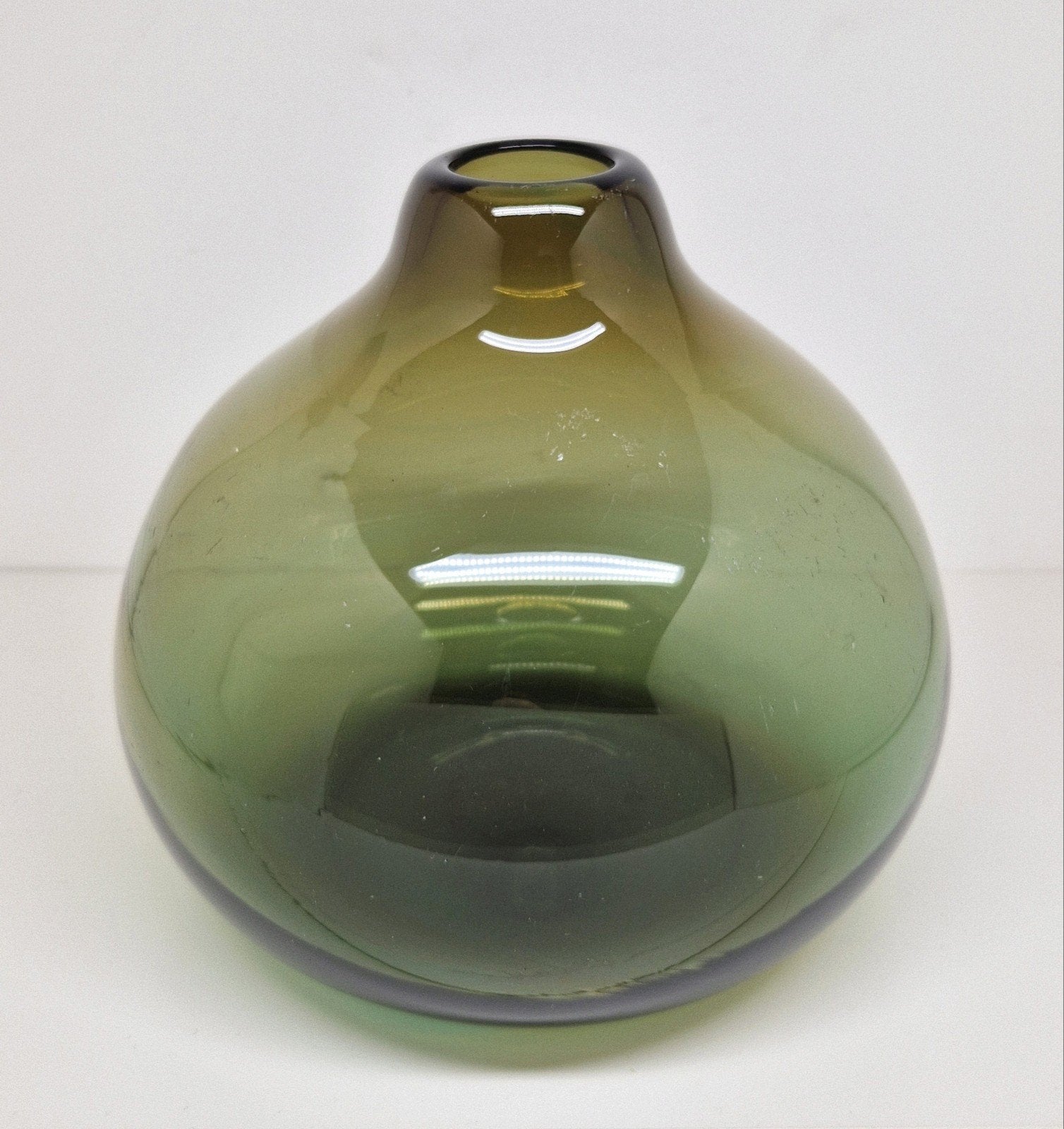 Groene druppelvaas Claude Morin Dieulefit, Frankrijk 1970., Glas, 16 cm, Vaas, Ophalen of Verzenden