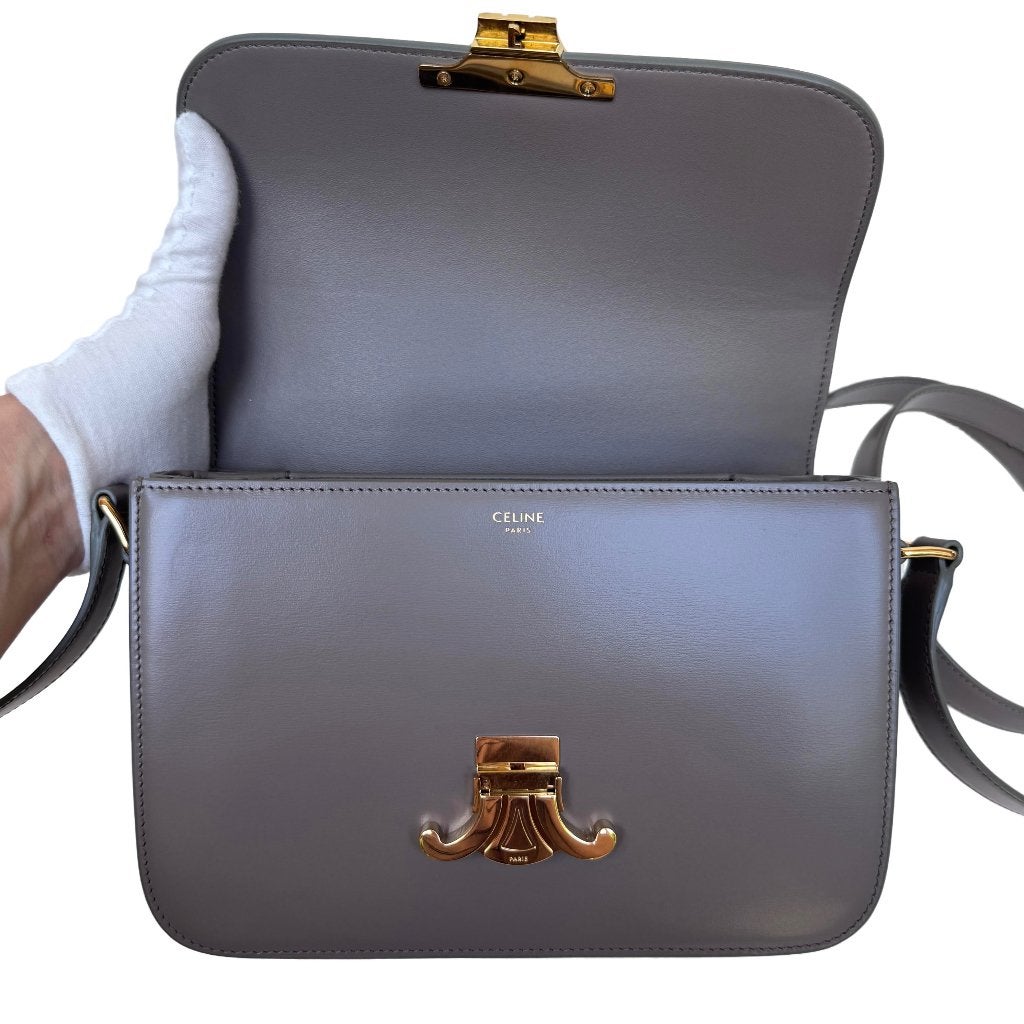 Celine triomphe medium pebble taupe crossbody tas designer image 6
