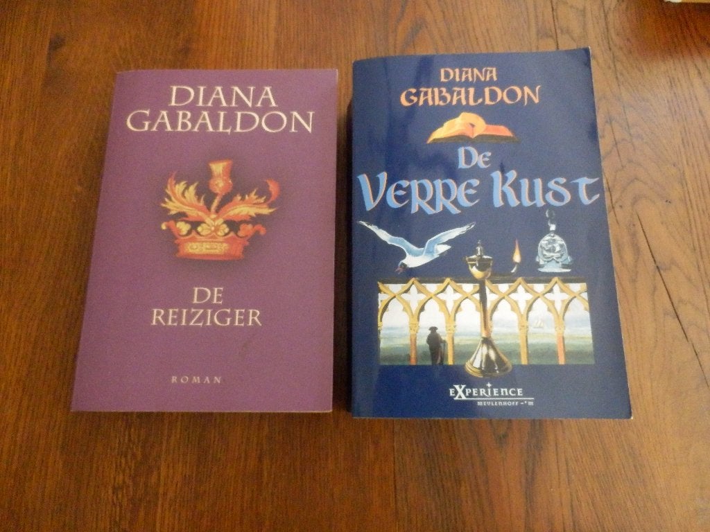 2 Boeken van de Outlander Reiziger serie deel 1 en deel 3., Boeken, Ophalen of Verzenden, Zo goed als nieuw, Diana Gabaldon.