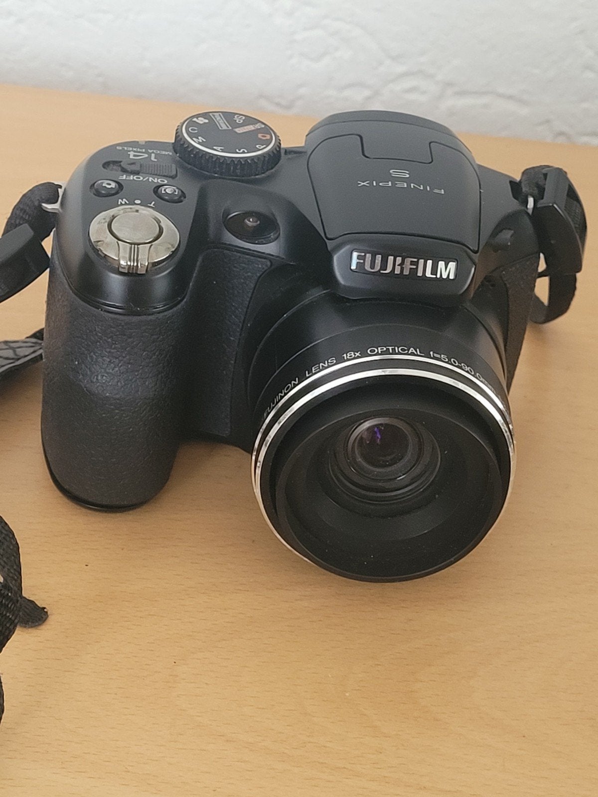 Fujifilm FinePix S1800 Bridgecamera 14 Megapixels, Ingebouwde flitser, Gebruikt, Lensdop, 7-3, Akasaka 9-chome, Minato-ku, Tokyo 107-0052, Japan