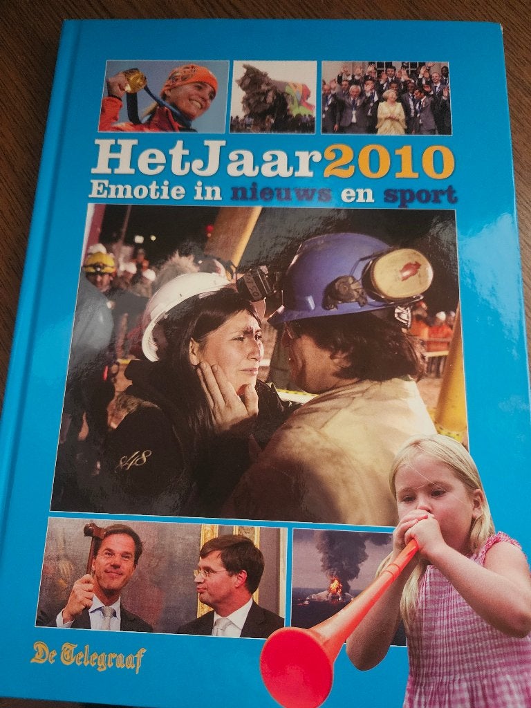 het jaar 2010: Emotie in nieuws en sport, Boeken, Ophalen of Verzenden, Zo goed als nieuw, Krant
