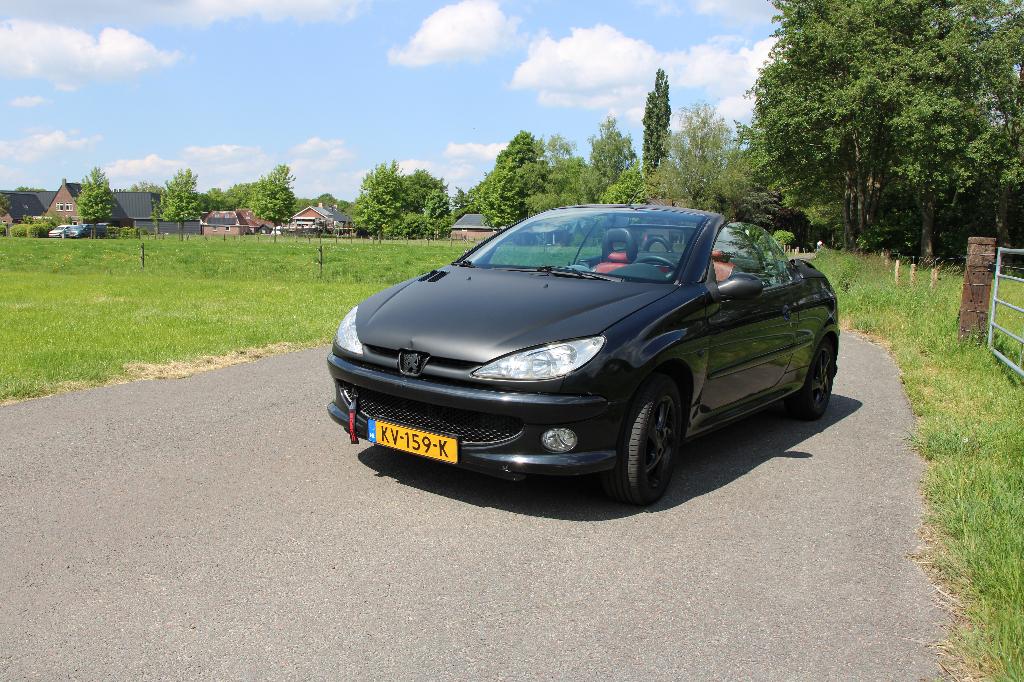 Sportieve Peugeot 206 CC met CarPlay + NIEUWE APK juni 2027, Auto's, Peugeot, Voorwielaandrijving, USB, 4 cilinders, Cabriolet