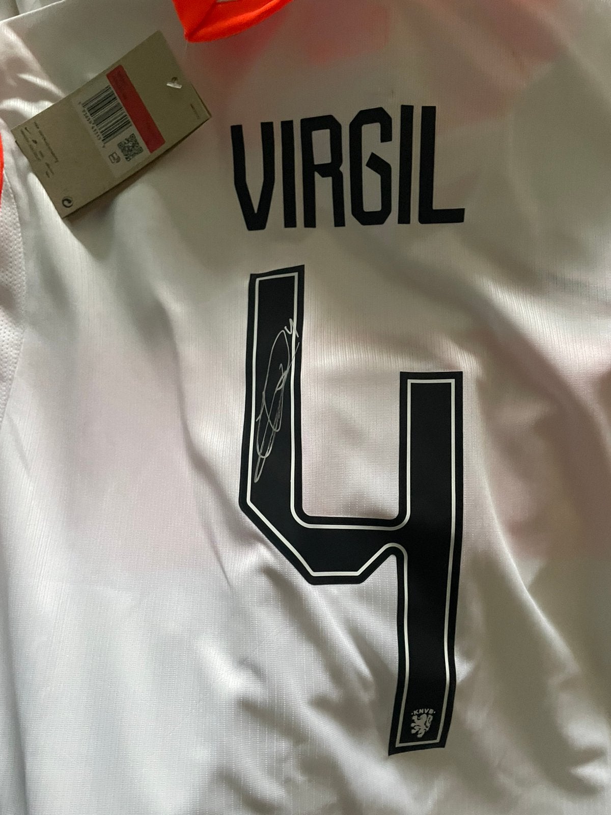 Virgil van dijk gesigneerd voetbal shirt oranje, Ophalen of Verzenden, Zo goed als nieuw, Buitenlandse clubs, Shirt