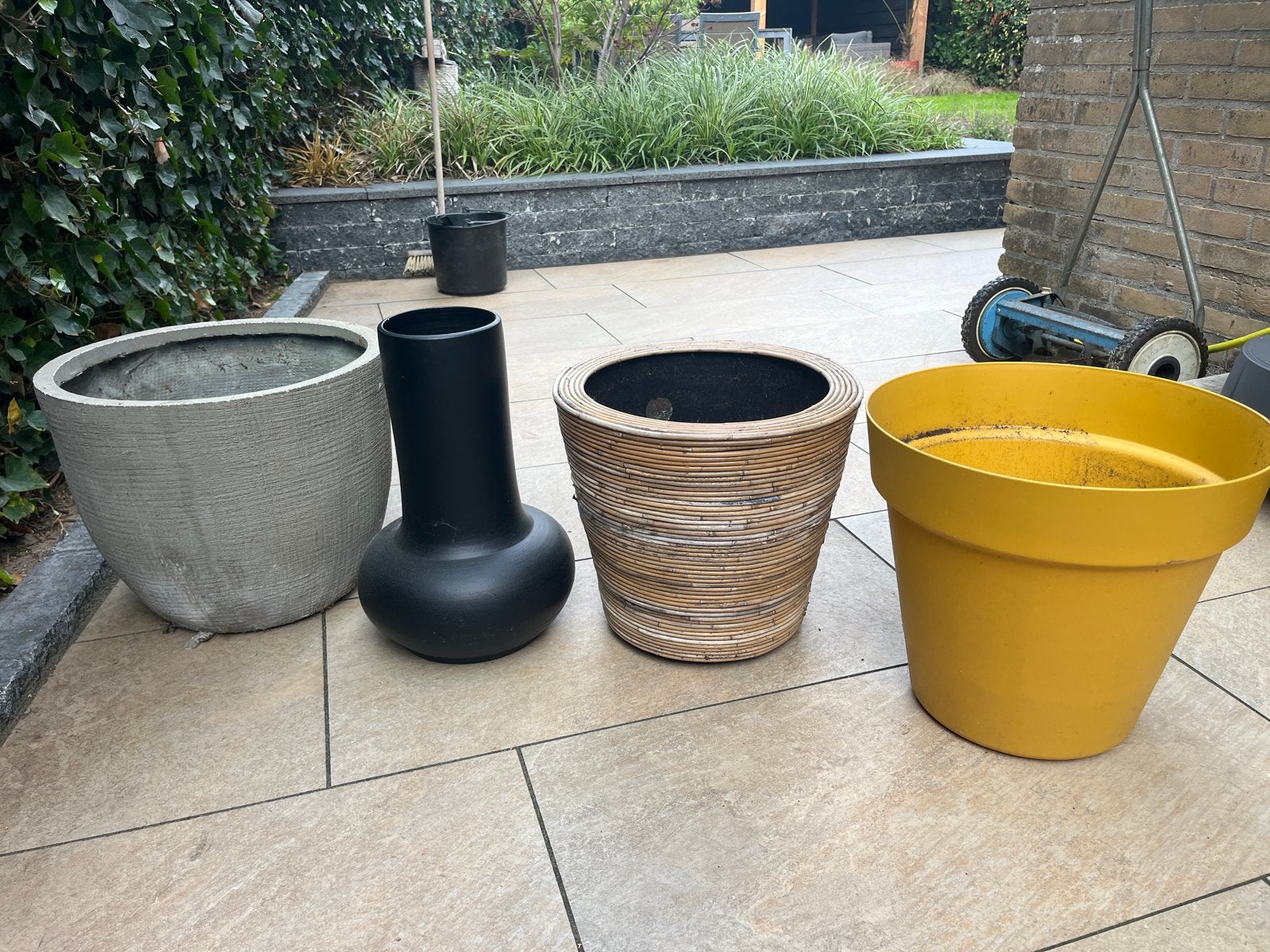 Diverse bloempotten en vazen voor binnen en buiten, Overige materialen, Gebruikt, Rond, Minder dan 40 cm